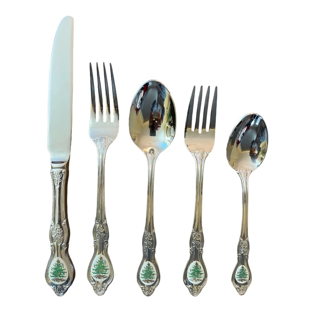 Spode Christmas Tree by Wallace Silver Stainless Flatware.